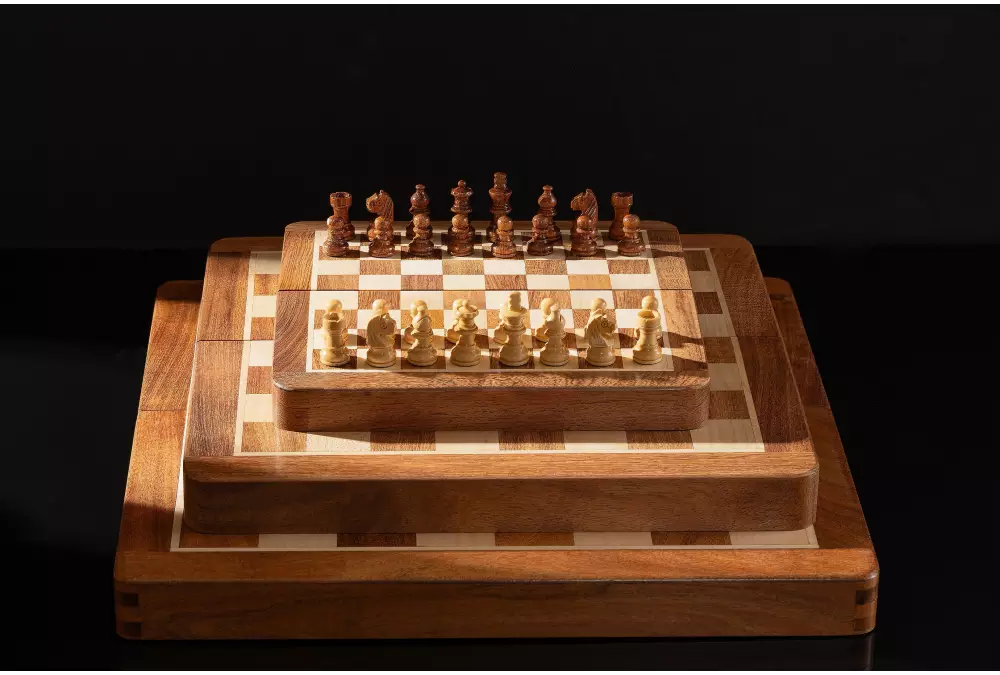 Mini scacchi MAGNETICI con scacchiera intarsiata 18 cm